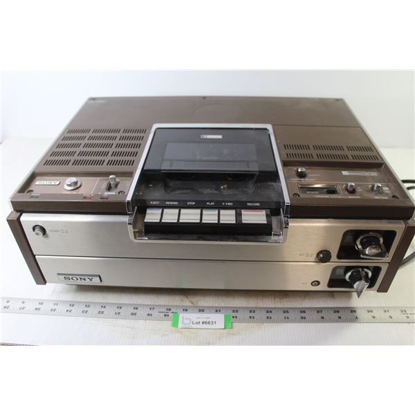 Sony Betamax (powers on)