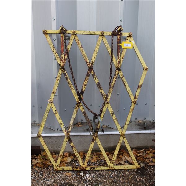 Diamond Harrow w/Chain & Pin Hitch - 3Ft Wide