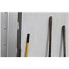 Image 4 : Shop Tool Lot: Broom, Pitch Fork, Spade Shovel, Edger