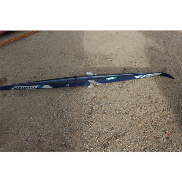 Medalist Down Hill Skis - 77" & Poles