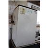 Image 1 : Bar Fridge - Works - 33" x 19" x 22"