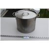 Image 1 : Stainless Steel Stock Pot - 9.5" x 12"