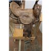 Image 7 : * Vintage Saddle - 14.5" Seat, 5" Gullet, Rawhide Covered Wood Tree, Single Rigging, Needs Repairs w