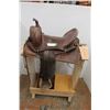 Image 1 : * Vintage Saddle - 14" Seat, 4" Gullet, Wood Tree, Single Rigging, Needs Repairs, No Stirrups