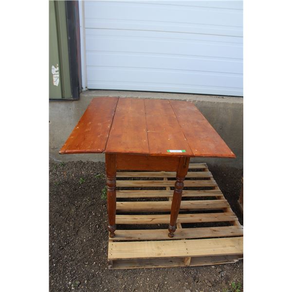 * Antique Folding Leaf Oak Table - Some Wear - Closed: 44" x 28" x 20" Open: 38" x 28" x 44"
