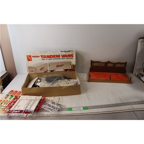 Tray, Tandem Vans two 27 Foot Exterior Post Trailers Model