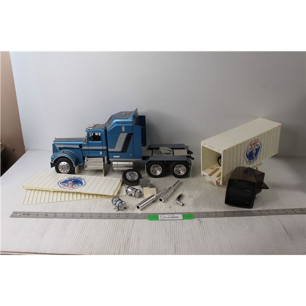 Model Semi Truck