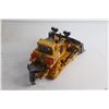 Image 4 : XZ5 1:24 Scale Track - Type RC Tractor - As Is
