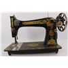 Image 6 : Antique Singer Sewing Machine