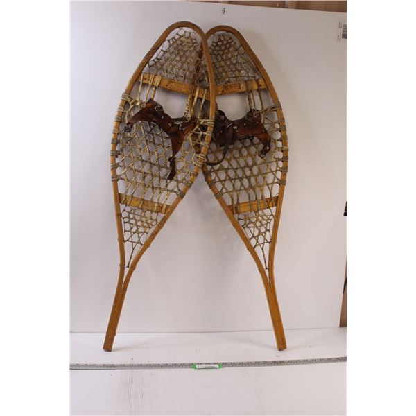 * Vintage Canadian Kabir Kouba Snow Shoes w/Leather Boot Harnesses(Dry And Damaged)