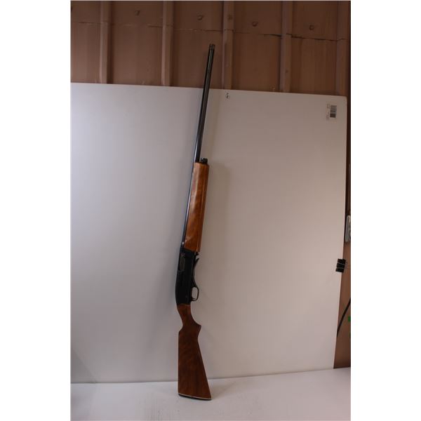 *^ Winchester Model 2400 12 GA. 2 3/4" Cham. Full Choke Semi-Auto Shot Gun