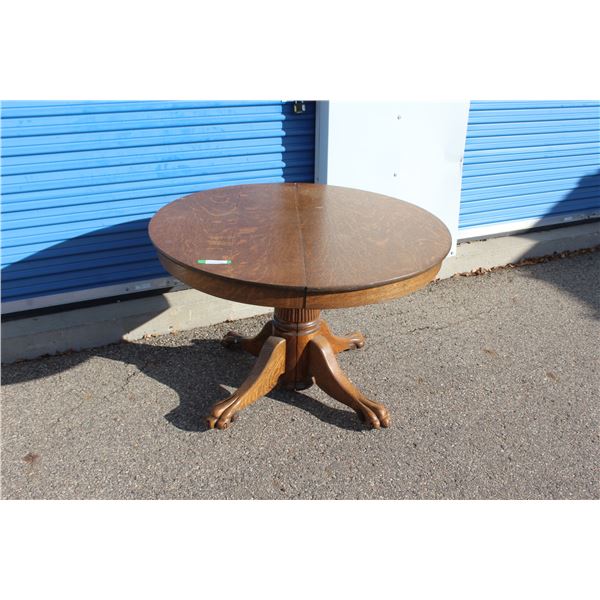 *** Antique Round Oak Pedestal Table w/ (2) 11" Leaves- 44" Dia. 29" High