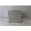Image 3 : Toy Tin Oven - Pretty Maid