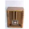 Image 2 : Vintage Broadcast RCA Victor Radio - As Is