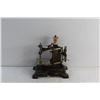 Image 2 : Vintage Manual Sewing Machine Toy