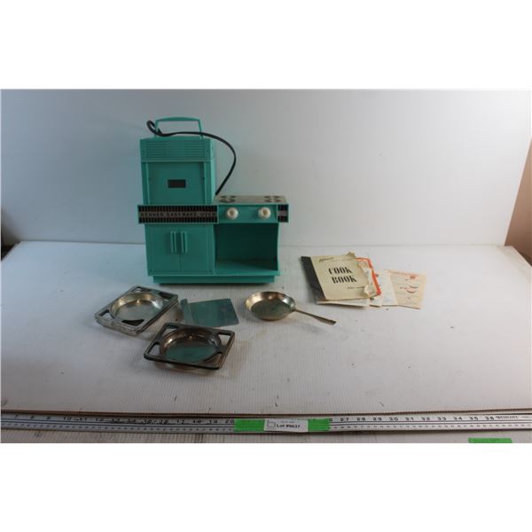 Vintage Kenner Easy Bake Electric Oven Toy with Trays - As Is