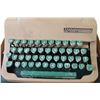 Image 2 : Underwood Typewriter in Case (as is)
