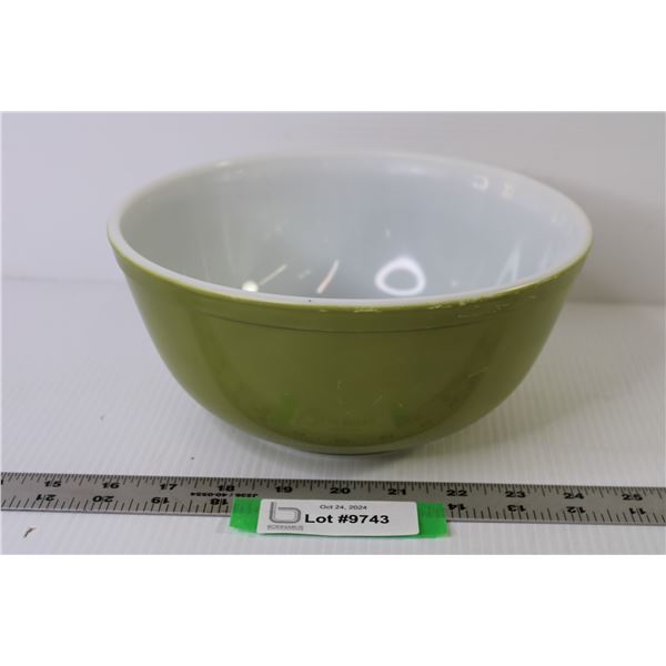 Pyrex 8 3/4" Mixing Bowl - Olive Green