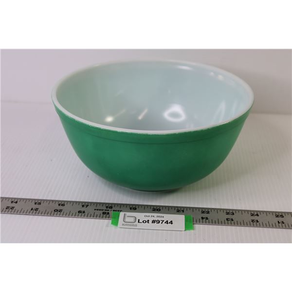 Pyrex 8 3/4" Mixing Bowl- Teal