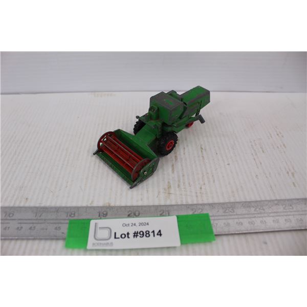 CLAAS Combine Harvester Matchbox King Size No k-9 Made In England B y Lesley
