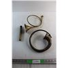 Image 1 : (2) Brass Horns and Brass Pump