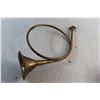 Image 6 : (2) Brass Horns and Brass Pump