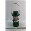 Image 1 : Coleman Kerosene Lantern