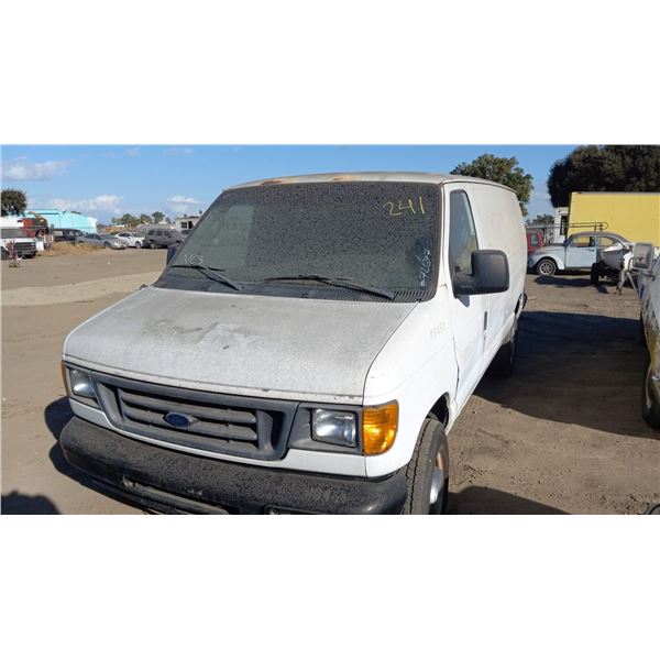 2004 Ford E-350