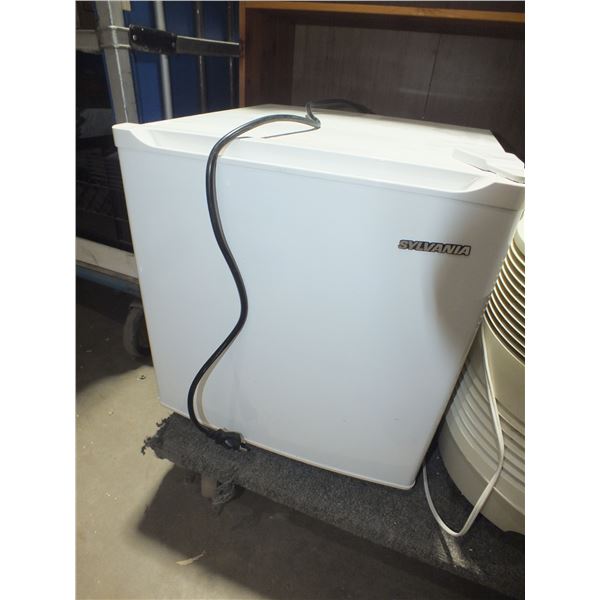 Sylvania Mini Fridge