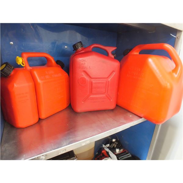 5 Jerry Cans
