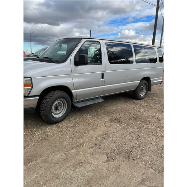 2010 Ford E-350 Passenger Van