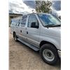 Image 4 : 2010 Ford E-350 Passenger Van