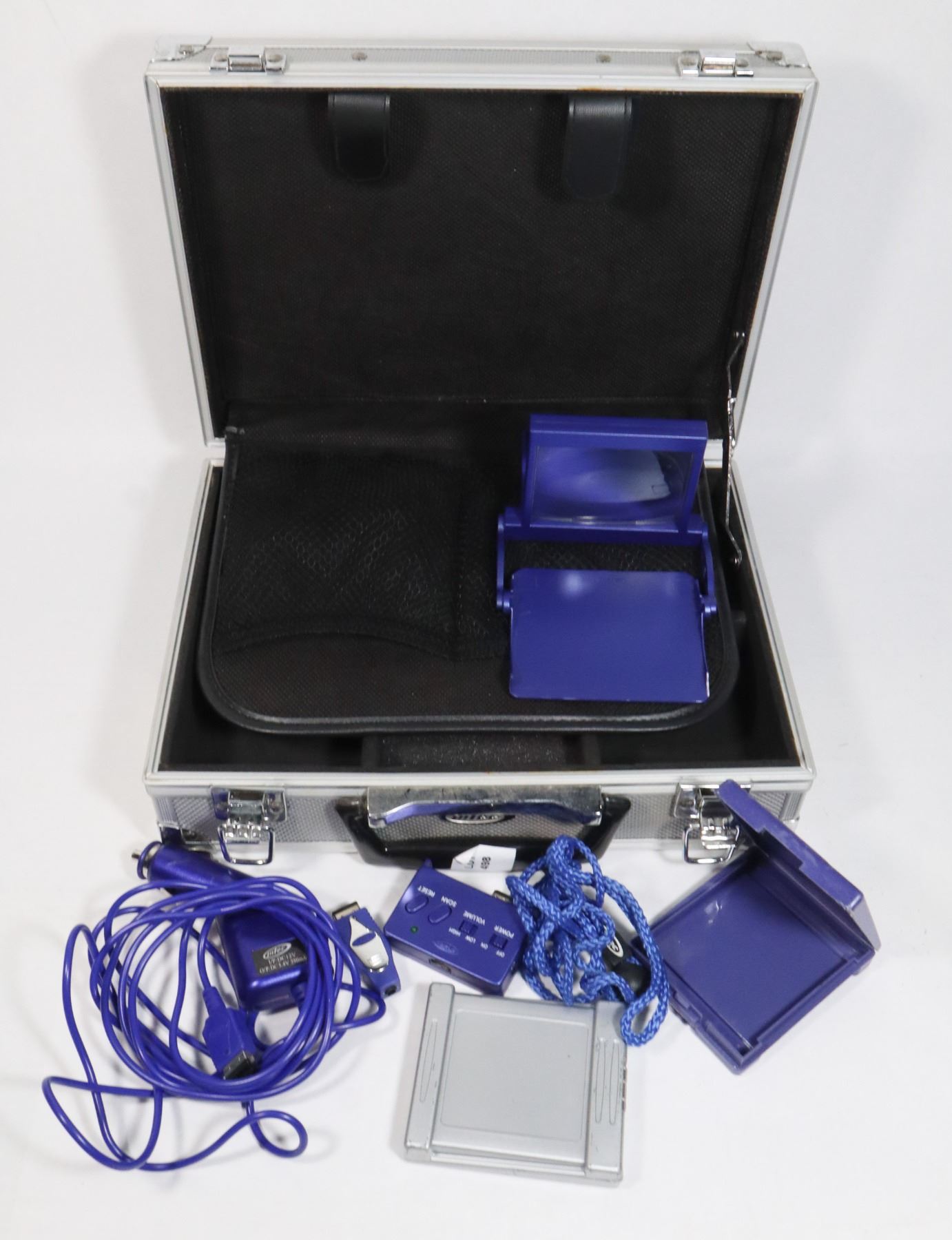 #498 INTEC GAME BOY ADVANCE METAL CARRYING CASE