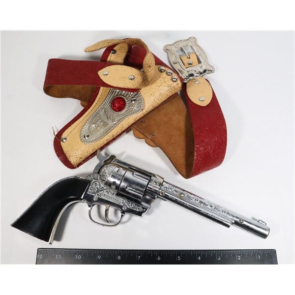 #792 LARGE HUBLEY CAP GUN REVOLVER WILD WEST W/