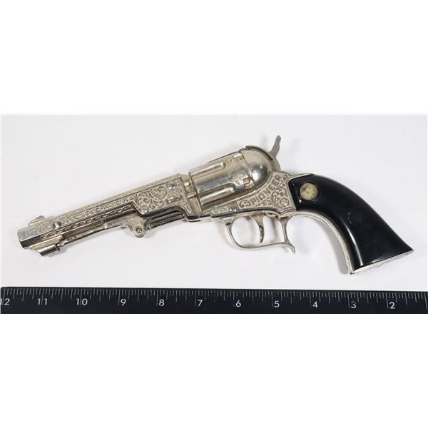 #798 LARGE SIZE PIONEER WILD WEST TOY CAP GUN