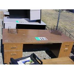 72in x 36in 5 DRAWER DESK