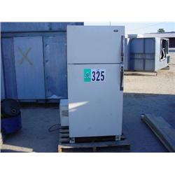 PALLET OF 1 REFRIDGERATOR, 2 MICROWAVES