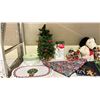 Image 2 : LOT OF ASSORTED CHRISTMAS DECOR INCLUDING; MUGS, TREE, ACCESSORIES & MORE