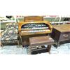 Image 1 : VINTAGE HAMMOND ORGAN WITH BENCH