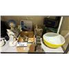 Image 2 : SHELF OF ASSORTED ITEMS INCLUDING; HOME DECOR, KITCHENWARE, CASINO NIGHT GAME SET & MORE