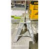 Image 2 : ALUMINUM FOLDING SAWHORSE