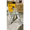 Image 2 : ALUMINUM FOLDING SAWHORSE