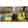 Image 2 : SHELF OF ASSORTED ITEMS INCLUDING; CIRCULAR SAW, SAW BLADES, KNEE PADS & MORE