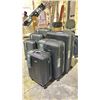 Image 2 : ROOTS 3-PC LUGGAGE SET