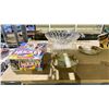 Image 2 : SHELF OF ASSORTED ITEMS INCLUDING; ROYAL DOULTON MUGS, HOCKEY CARDS, COLLECTIBLE PLATE & MORE