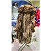 Image 2 : FUR COAT