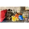 Image 2 : SHELF LOT OF PLASTIC STIR STICKS, AND STUFFED ANIMALS