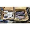 Image 2 : SHELF LOT OF VINTAGE ICE SKATES