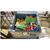 Image 3 : SHELF LOT OF BUILDING TOYS, TOY BOX AND MORE