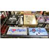 Image 2 : SHELF LOT OF MONTREAL CANADIANS FIGURINES, HOCKEY CARDS, AND MORE